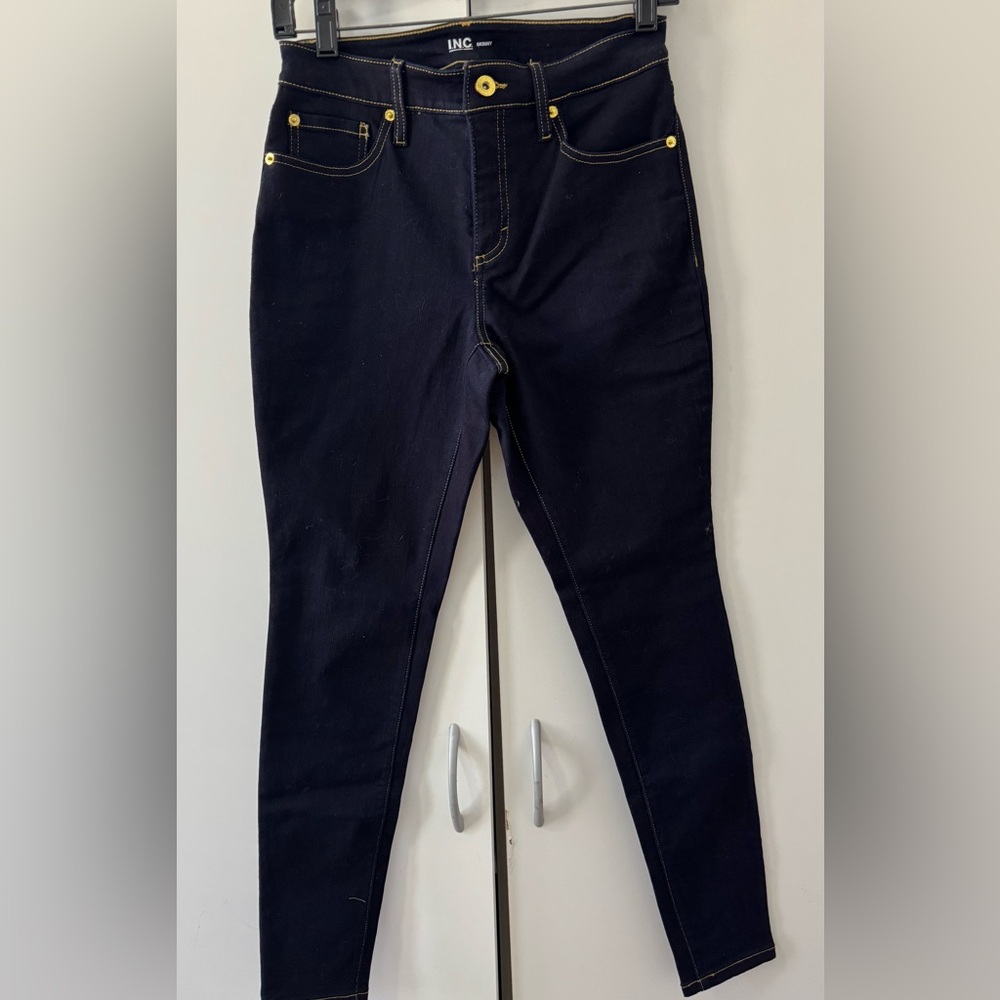 INC International Concepts Dark Blue Skinny Jeans size 4